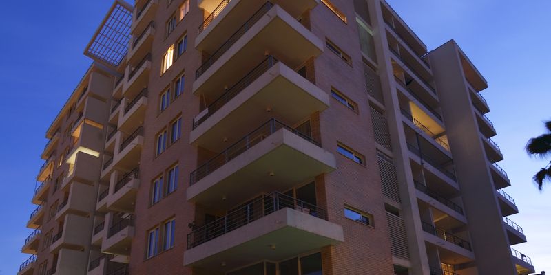 EDIFICIO LOS LEONES