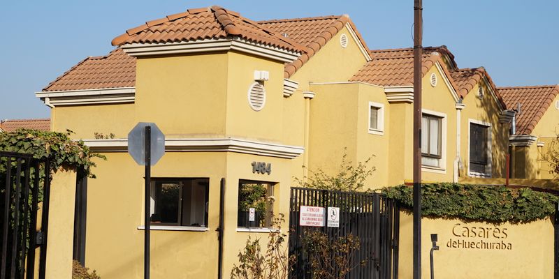 CONDOMINIO CASARES DE HUECHURABA