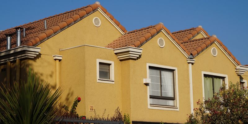 CONDOMINIO CASARES DE HUECHURABA