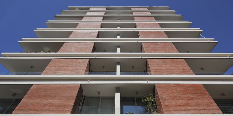 LAS ORQUIDEAS BUILDING